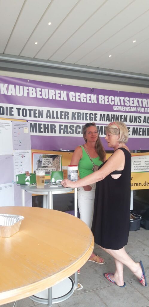 Gespräche am Stand